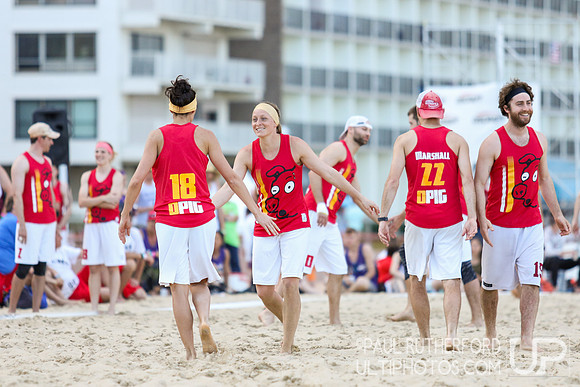 Action from 2016 USAU Beach Nationals