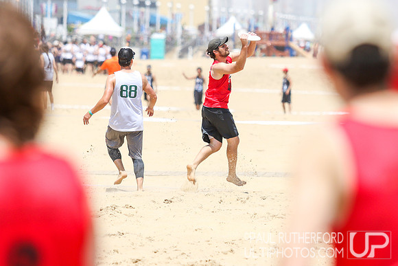 Action from 2016 USAU Beach Nationals