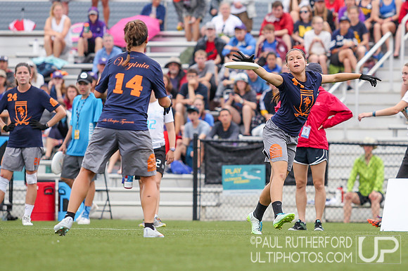 Action from USAU College Division 1 Nationals