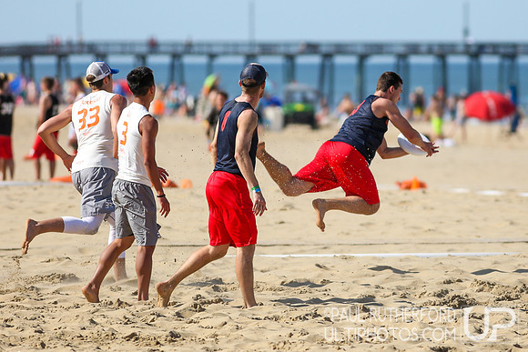 Action from 2016 USAU Beach Nationals