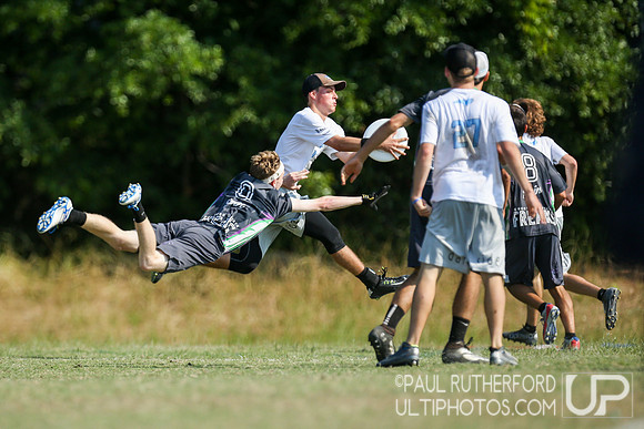 Action from USAU College Division 1 Nationals