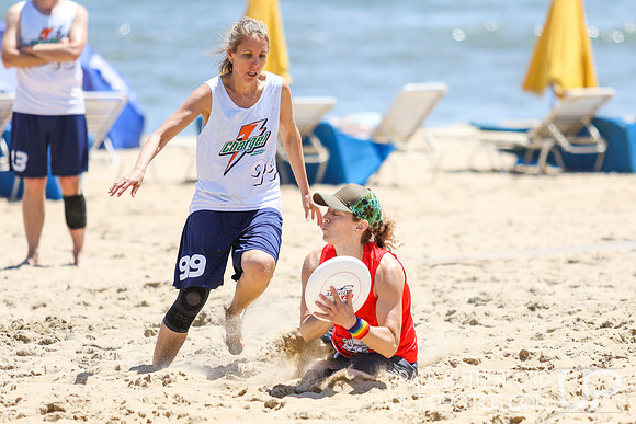Action from 2016 USAU Beach Nationals