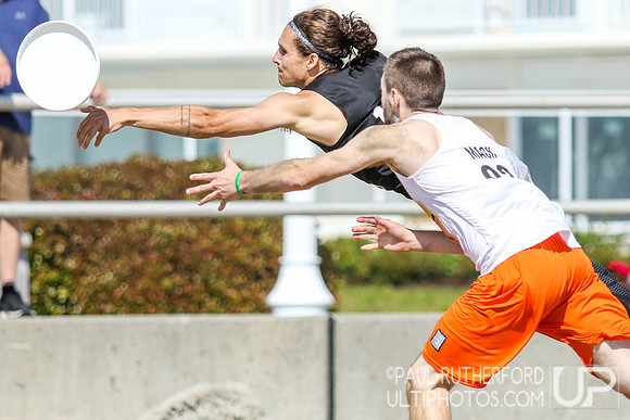 Action from 2016 USAU Beach Nationals