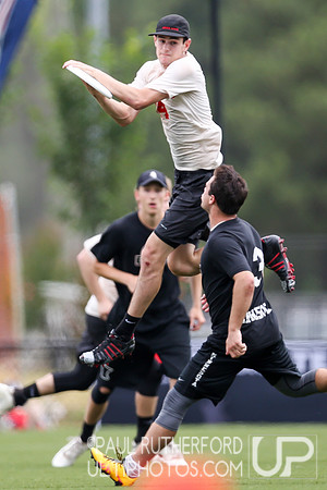 Action from USAU College Division 1 Nationals