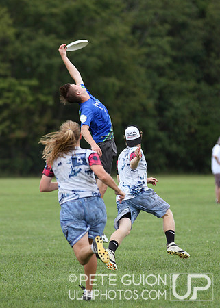 Round 4 of Mixed pool play of the Ultimate Capitol Sectionals