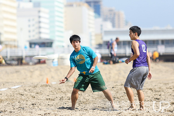 Action from 2016 USAU Beach Nationals