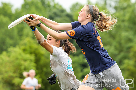 Action from USAU College Division 1 Nationals