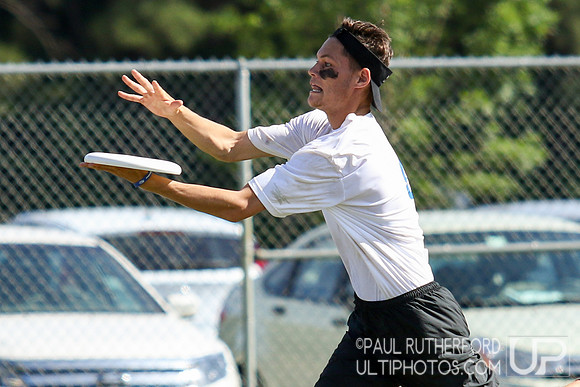 Action from USAU College Division 1 Nationals