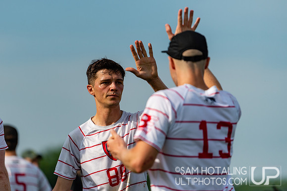 Clapham Ultimate vs Melbourne Ellipsis in pool play at World Ultimate Club Championships
