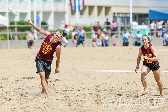 Action from 2016 USAU Beach Nationals