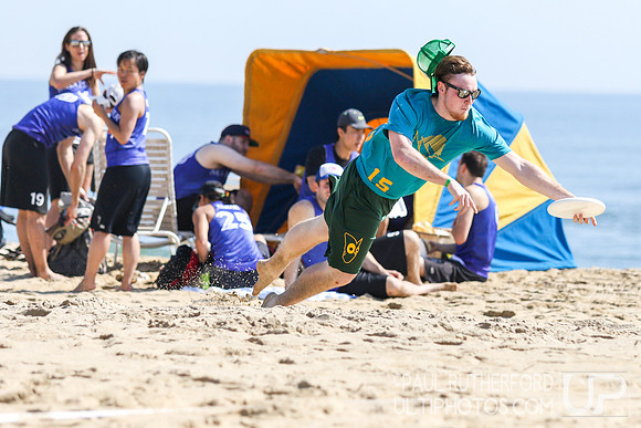 Action from 2016 USAU Beach Nationals