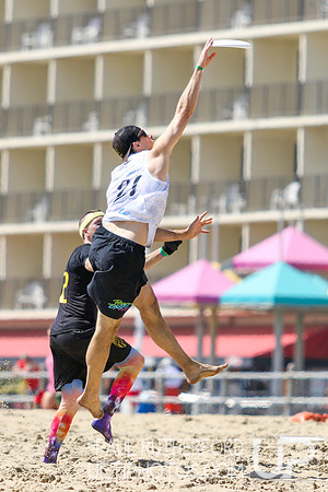 Action from 2016 USAU Beach Nationals