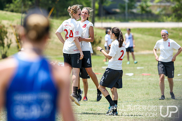 Action from USAU College Division 1 Nationals