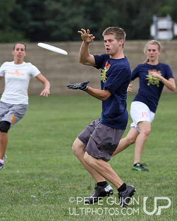 Round 4 of Mixed pool play of the Ultimate Capitol Sectionals