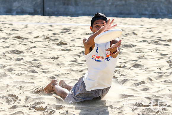Action from 2016 USAU Beach Nationals
