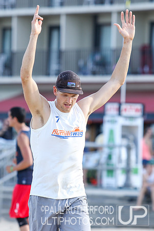 Action from 2016 USAU Beach Nationals