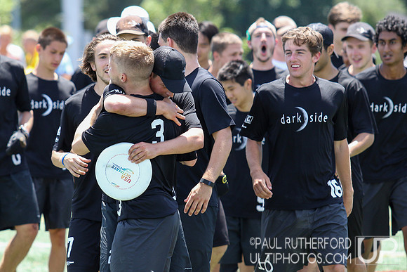 Action from USAU College Division 1 Nationals