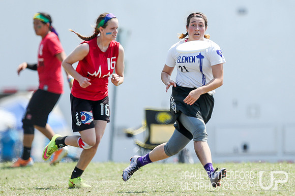 Action from USAU College Division 1 Nationals