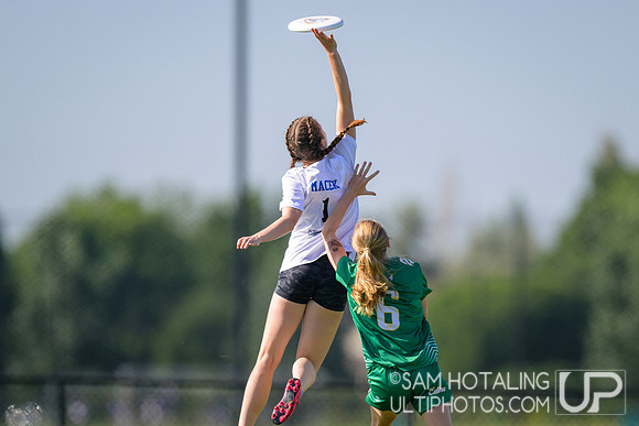 Edina vs Four Rivers Otters in prequarters at High School National Invite
