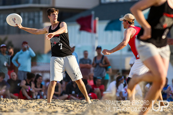 Action from 2016 USAU Beach Nationals