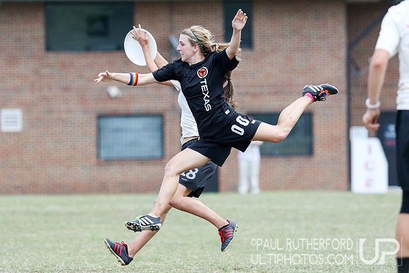 Action from USAU College Division 1 Nationals