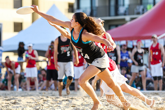 Action from 2016 USAU Beach Nationals