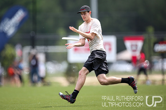 Action from USAU College Division 1 Nationals