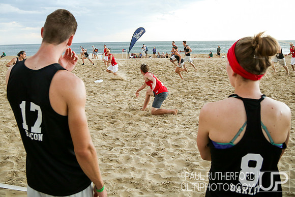 Action from 2016 USAU Beach Nationals