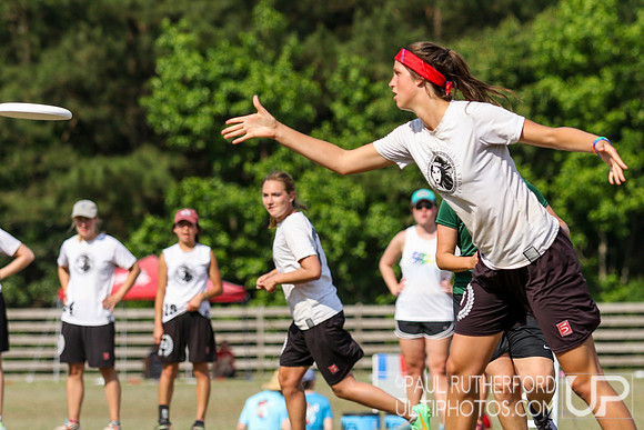 Action from USAU College Division 1 Nationals