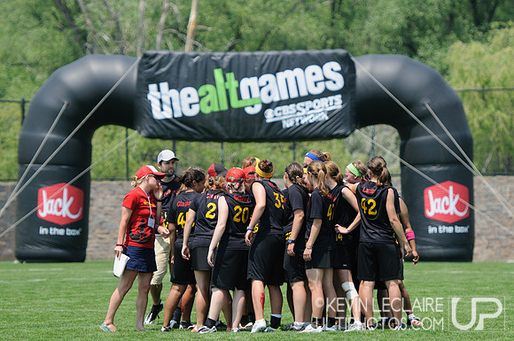 2012 USAU D-I College Championships Saturday Action