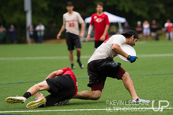 Sunday Qtrs - 2016 USA Ultimate College Championships
