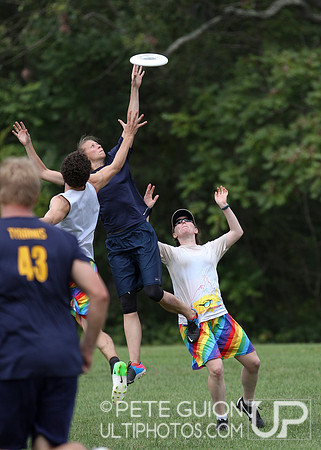 Round 4 of Mixed pool play of the Ultimate Capitol Sectionals
