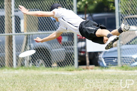 Action from USAU College Division 1 Nationals