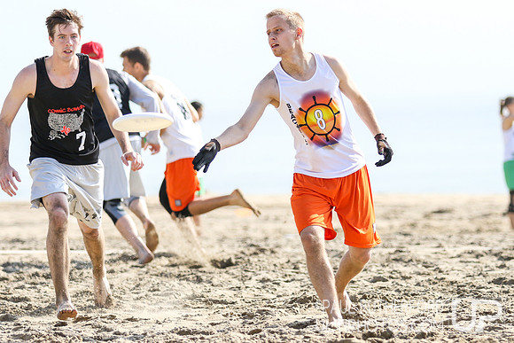 Action from 2016 USAU Beach Nationals