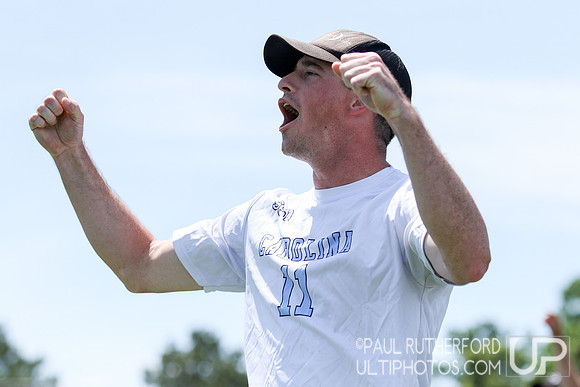 Action from USAU College Division 1 Nationals
