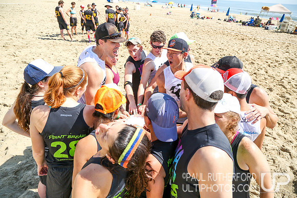 Action from 2016 USAU Beach Nationals