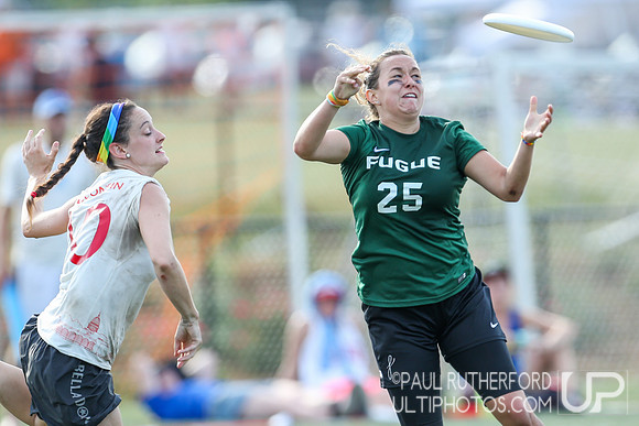 Action from USAU College Division 1 Nationals