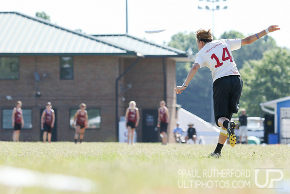 Action from USAU College Division 1 Nationals