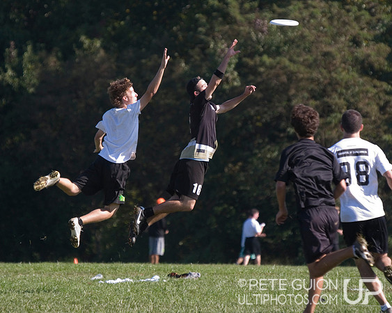 Sunday Round 1 Action -- 2011 Hucks off the Hilltop