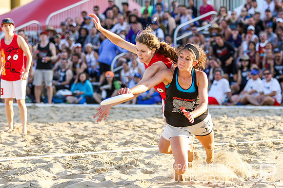 Action from 2016 USAU Beach Nationals