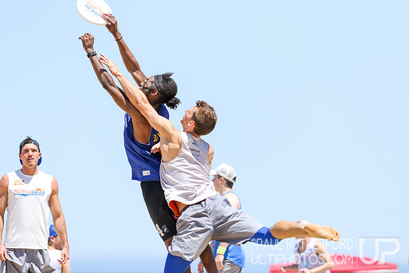 Action from 2016 USAU Beach Nationals
