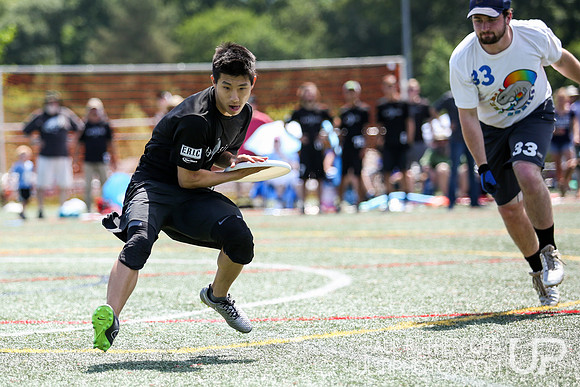 Action from USAU College Division 1 Nationals