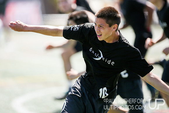 Action from USAU College Division 1 Nationals