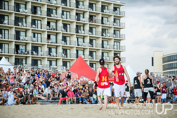 Action from 2016 USAU Beach Nationals
