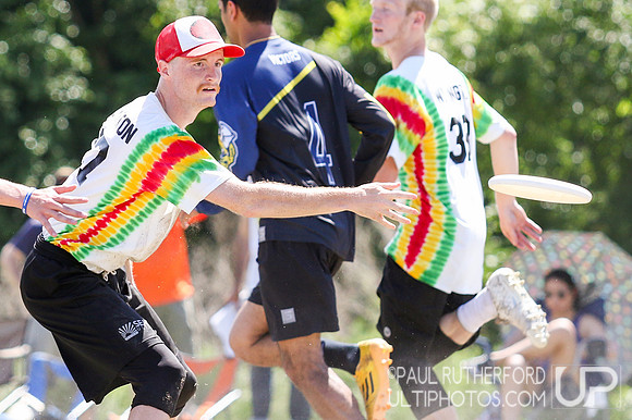 Action from USAU College Division 1 Nationals