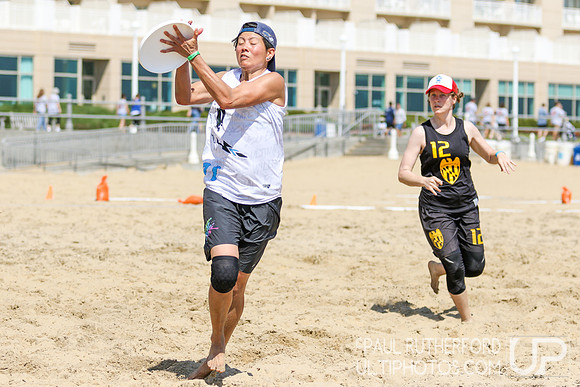 Action from 2016 USAU Beach Nationals