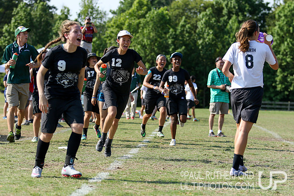 Action from USAU College Division 1 Nationals