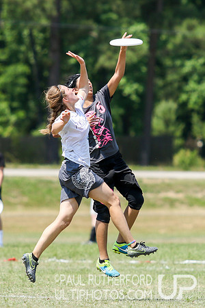Action from USAU College Division 1 Nationals