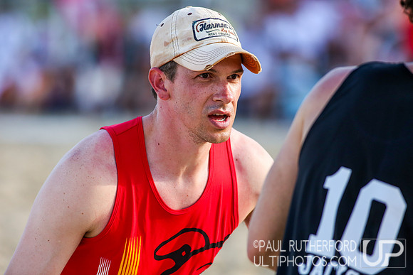 Action from 2016 USAU Beach Nationals