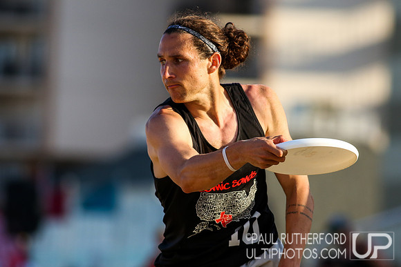 Action from 2016 USAU Beach Nationals